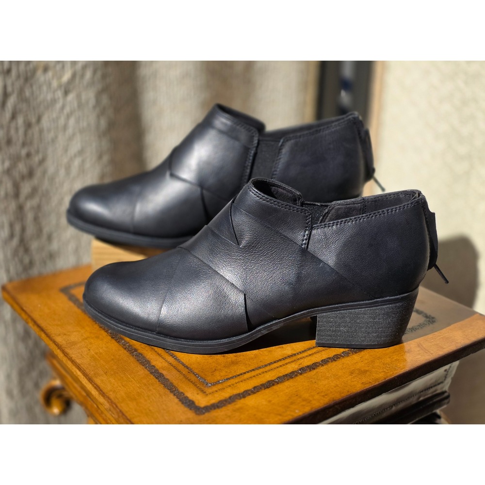Clarks Collection Charter Gema Black Leather Ankle Boots Women 8M Rear Zip